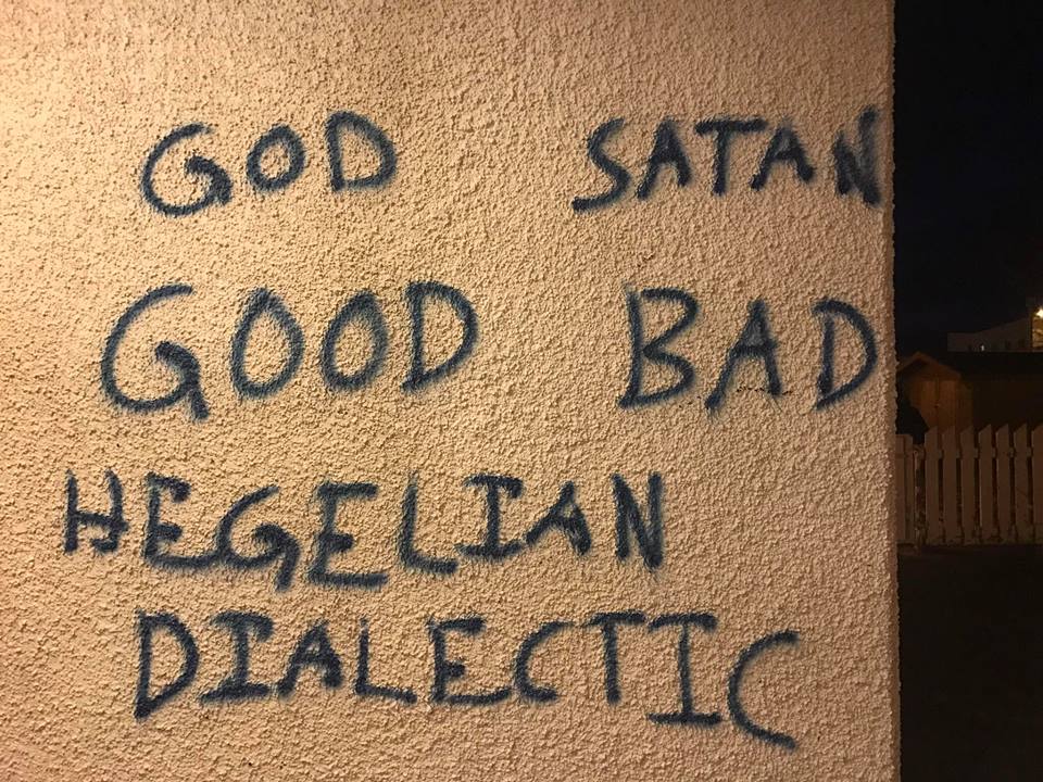 Fjórar kirkjur á Akureyri urðu fyrir skemmdarverkum í nótt Fjórar kirkjur á Akureyri urðu fyrir skemmdarverkum í nótt