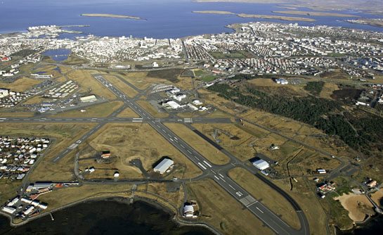 Svalbarðsstrandarhreppur krefst þess að neyðarbrautin verði opnuð