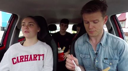 Fóru í Brynju með Jónsa í svörtum fötum Fóru í Brynju með Jónsa í svörtum fötum