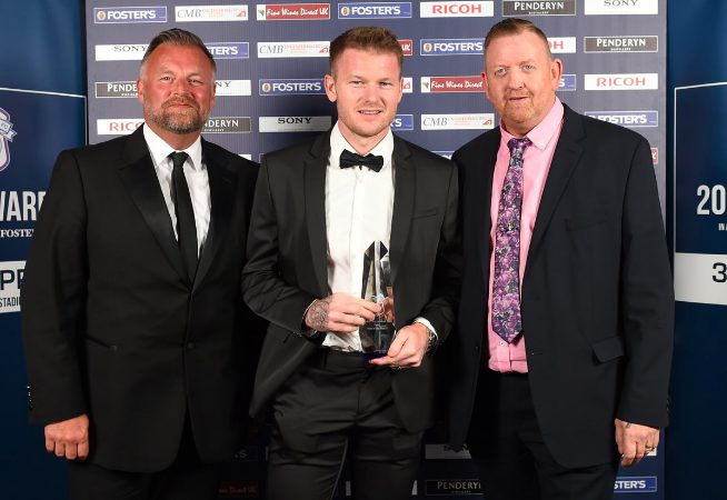 Aron Gunnarsson leikmaður ársins hjá Cardiff Aron Gunnarsson leikmaður ársins hjá Cardiff