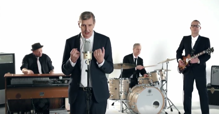 Raggi Bjarna og Salka Sól syngja lag eftir Björk – myndband Raggi Bjarna og Salka Sól syngja lag eftir Björk – myndband