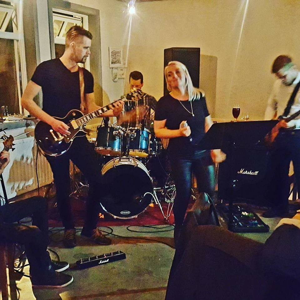 Dana Ýr með tónleika í Rósenborg Dana Ýr með tónleika í Rósenborg