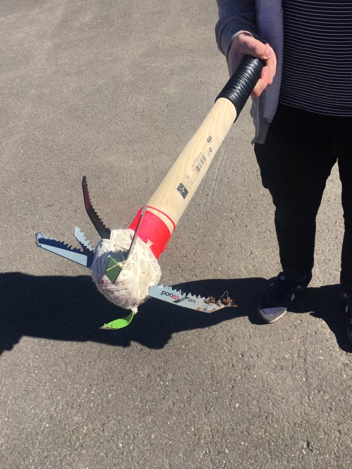 Óhugnanlegt vopn á leikvelli á Akureyri