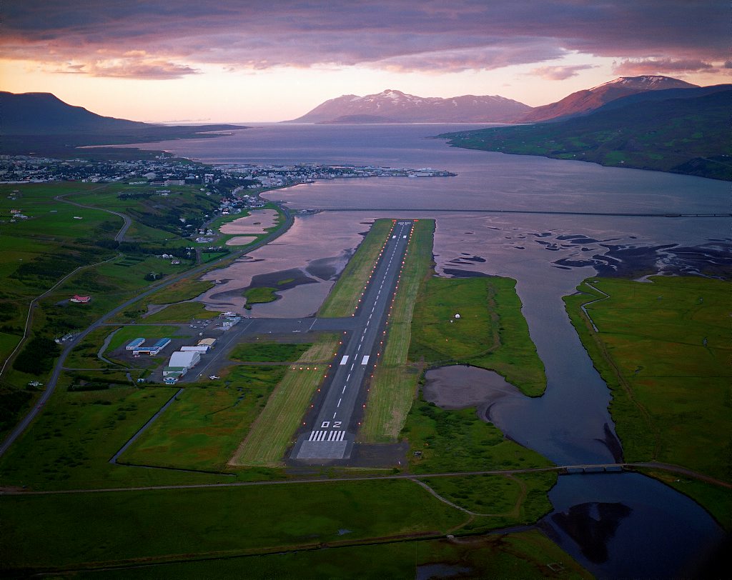 Áskorun vegna uppbyggingar á Akureyrarflugvelli til millilandaflugs