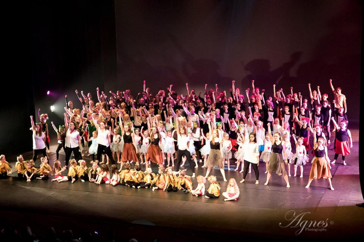 400 manna danssýning haldin um helgina 400 manna danssýning haldin um helgina