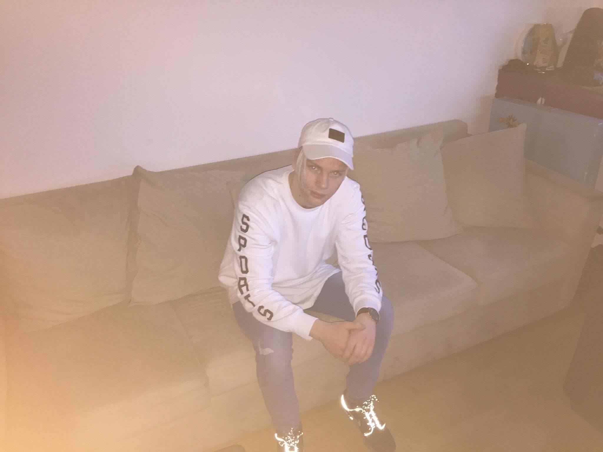 Efnilegur akureyrskur rappari gefur út sitt þriðja lag á Spotify Efnilegur akureyrskur rappari gefur út sitt þriðja lag á Spotify