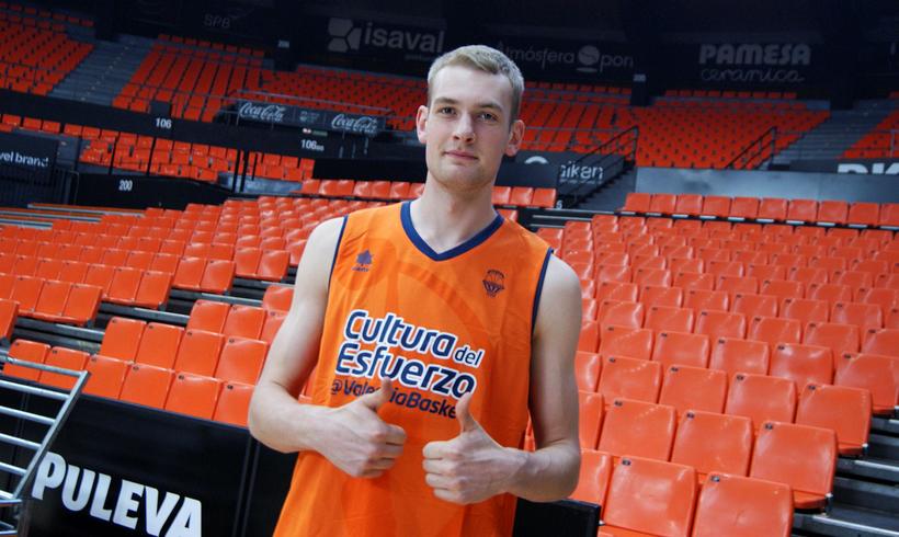 Tryggvi Hlinason Til Toronto Raptors Kaffi is