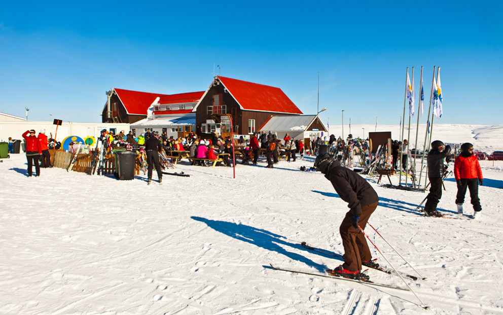 Hlíðarfjall opnar í dag