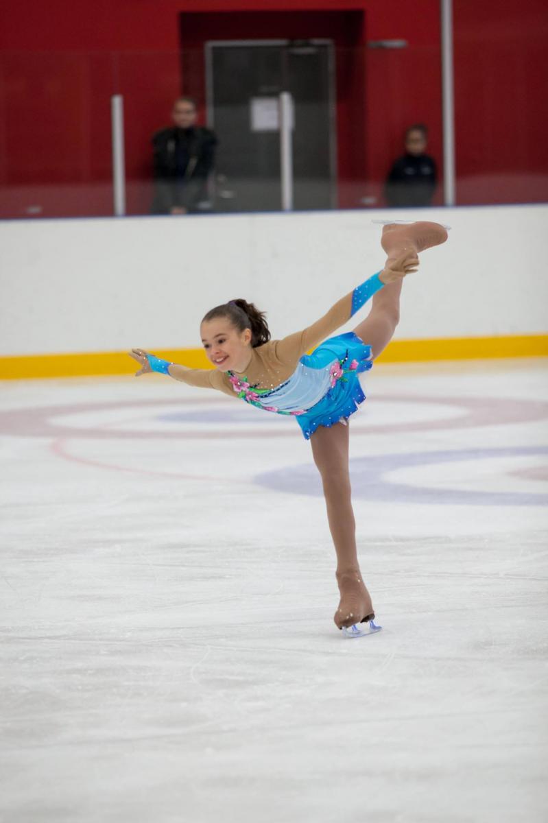 Fyrst til að sigra á ISU móti á skautum
