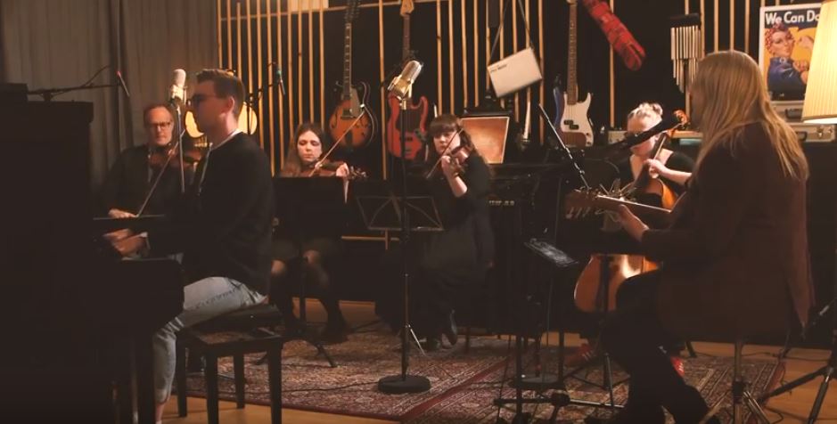 Eyþór Ingi gefur út jólalag Eyþór Ingi gefur út jólalag