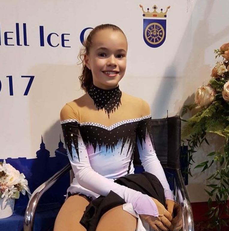 Akureyrskar stelpur ná ótrúlegum árangri erlendis í listhlaupi Akureyrskar stelpur ná ótrúlegum árangri erlendis í listhlaupi