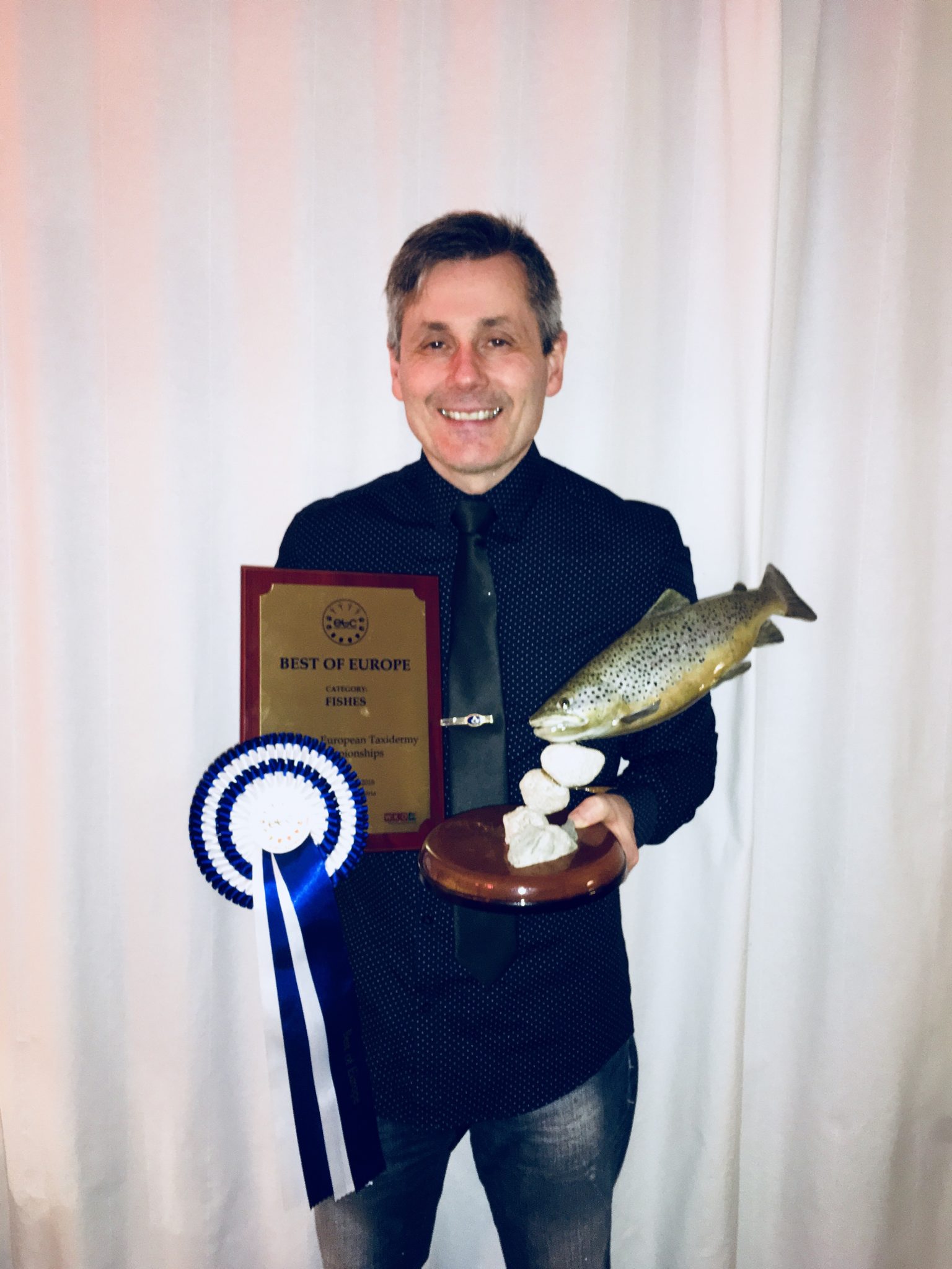 „Menn eru klikkaðir í sínu áhugamáli!“ – Haraldur Ólafsson er nýkrýndur Evrópumeistari í uppstoppun fiska „Menn eru klikkaðir í sínu áhugamáli!“ – Haraldur Ólafsson er nýkrýndur Evrópumeistari í uppstoppun fiska