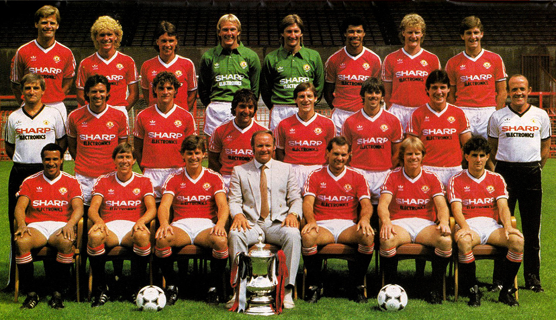 Þöndu netmöskvana á Akureyri og Wembley Þöndu netmöskvana á Akureyri og Wembley