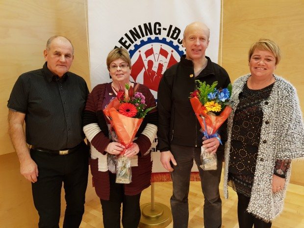 Tvö sæmd gullmerki Einingar-Iðju Tvö sæmd gullmerki Einingar-Iðju