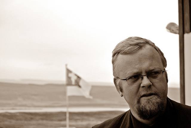 Talar þú við látinn ástvin? Talar þú við látinn ástvin?