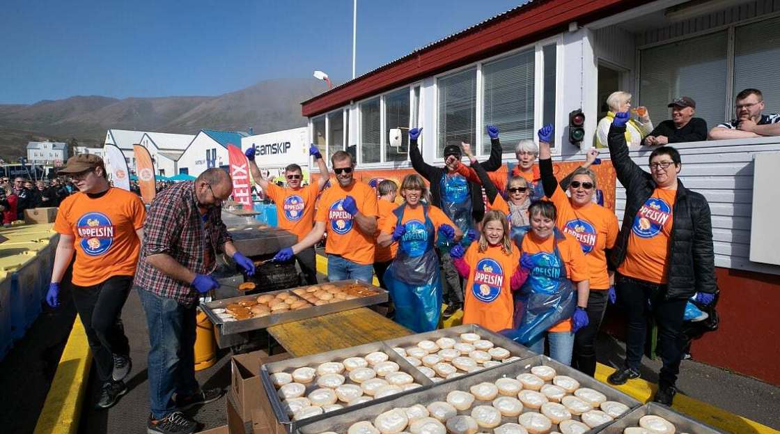 Fiskidagurinn mikli um helgina – 10 tonn af fiski, 1200 lítra pottur og 8000 lítrar af drykkjum Fiskidagurinn mikli um helgina – 10 tonn af fiski, 1200 lítra pottur og 8000 lítrar af drykkjum