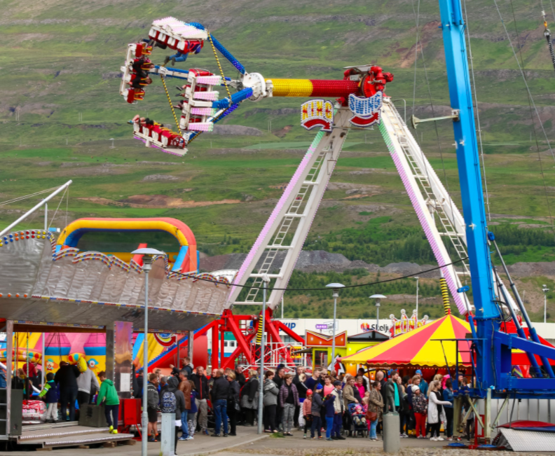 Tvö tívolí boða komu sína til Akureyrar yfir Verslunarmannahelgina
