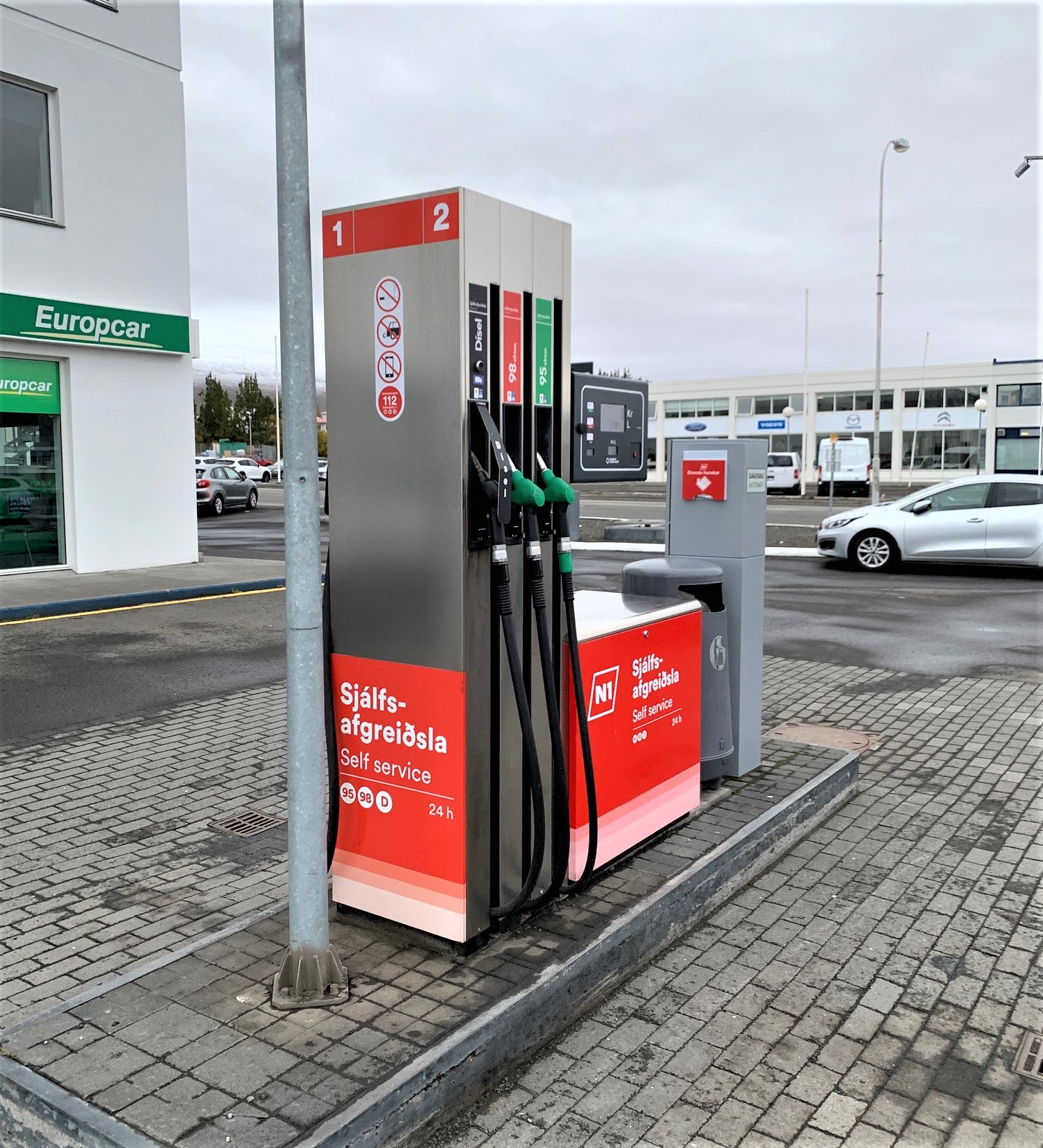 N1 lækkar eldsneytisverð við Tryggvabraut á Akureyri