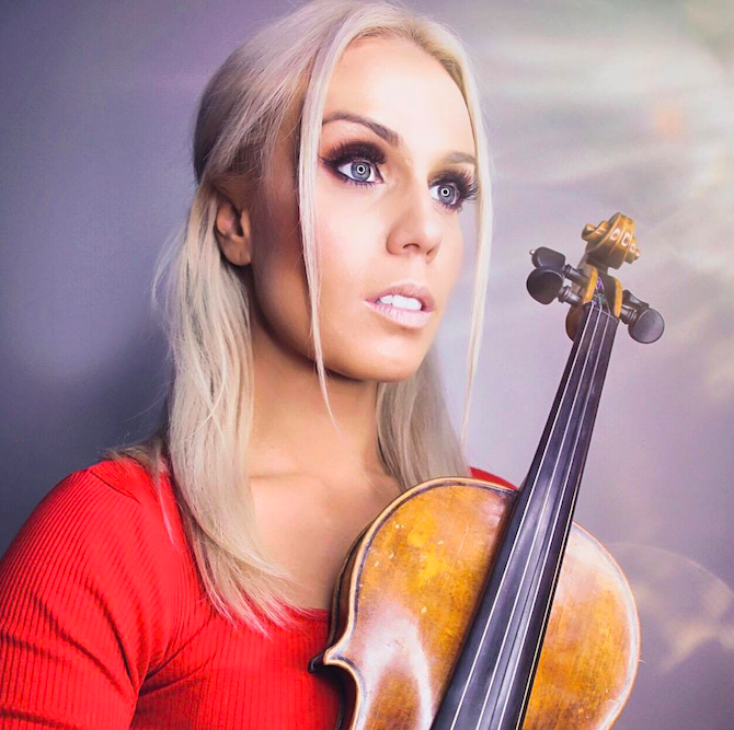 Tónlistarkonan Greta Salóme með annan fótinn á Akureyri í vetur Tónlistarkonan Greta Salóme með annan fótinn á Akureyri í vetur