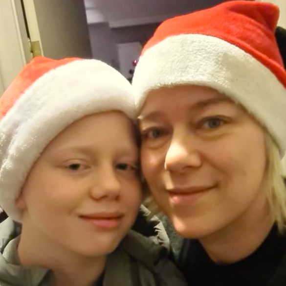 Bjó til magnaða ábreiðu af uppáhalds jólalagi móður sinnar