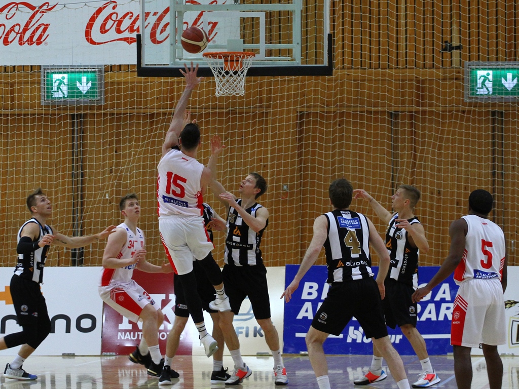 Körfubolti: KR sótti sigur gegn Þór Körfubolti: KR sótti sigur gegn Þór