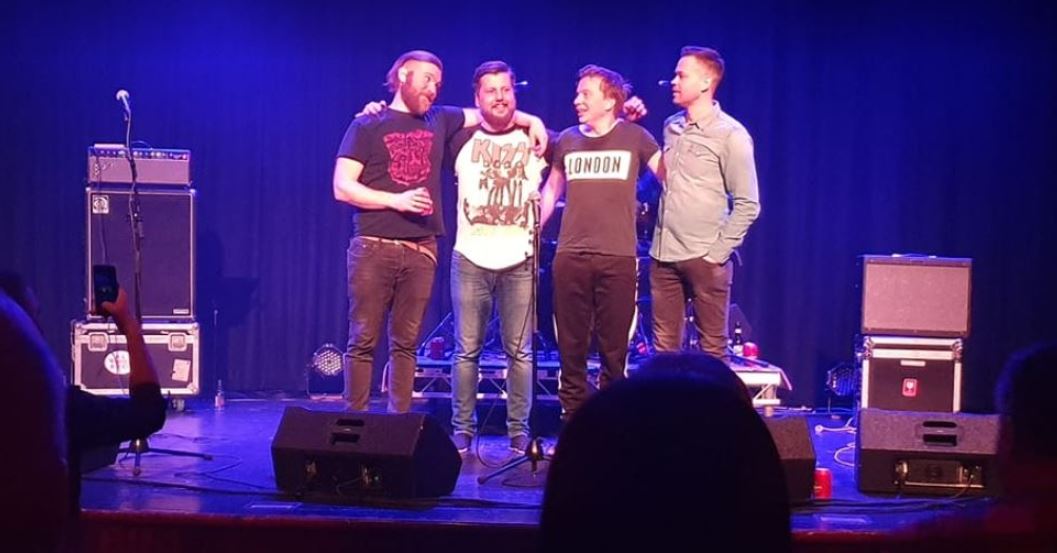 Hljómsveitin Toymachine sendir frá sér sína fyrstu breiðskífu Hljómsveitin Toymachine sendir frá sér sína fyrstu breiðskífu