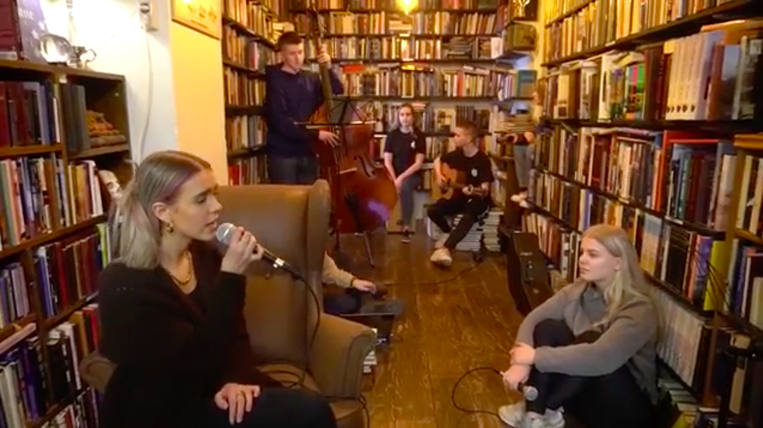 Mögnuð útgáfa af Neðanjarðar í Fróða Fornbókabúð Mögnuð útgáfa af Neðanjarðar í Fróða Fornbókabúð