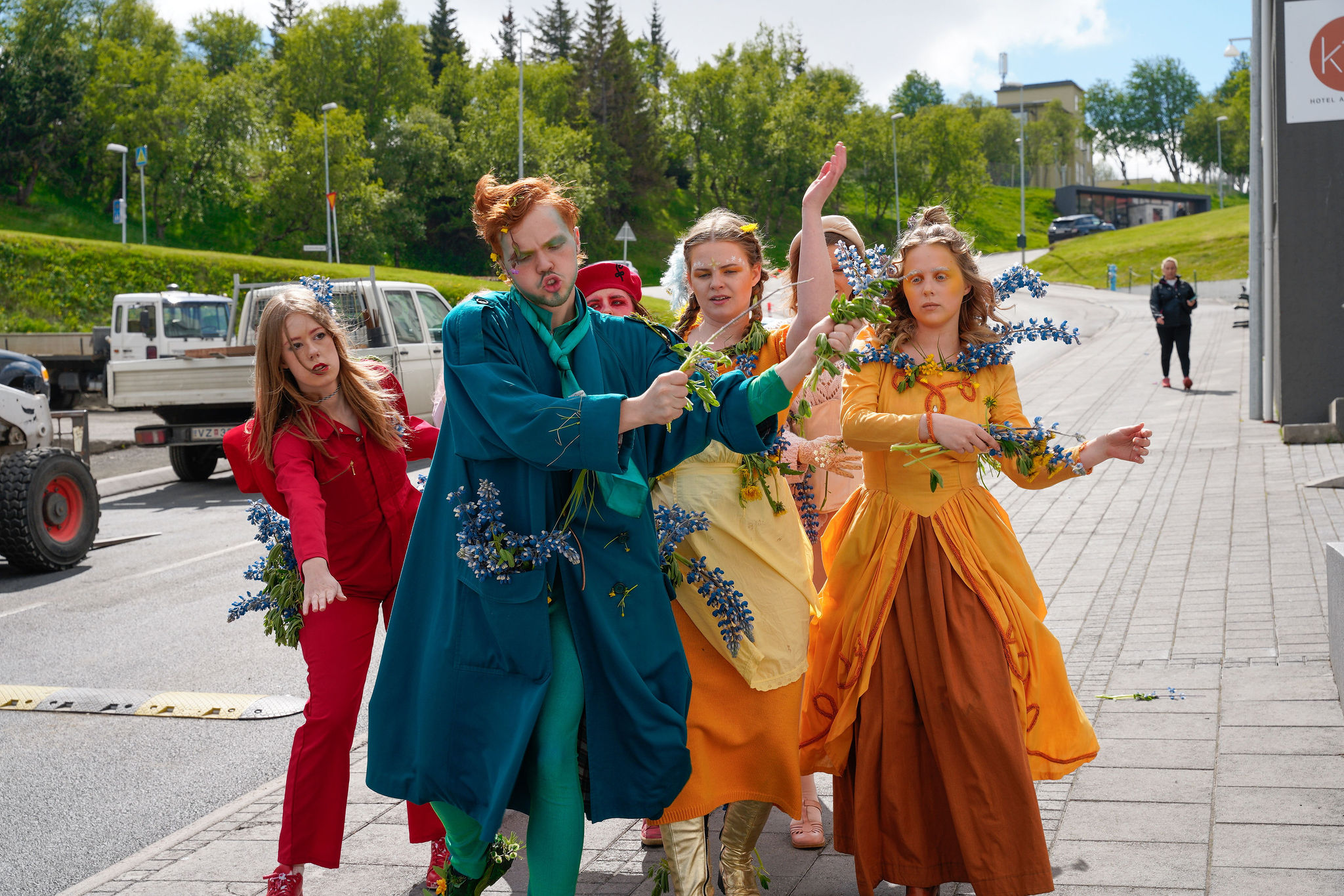 Náttúrufólk Götuleikhússins á ferð og flugi Náttúrufólk Götuleikhússins á ferð og flugi