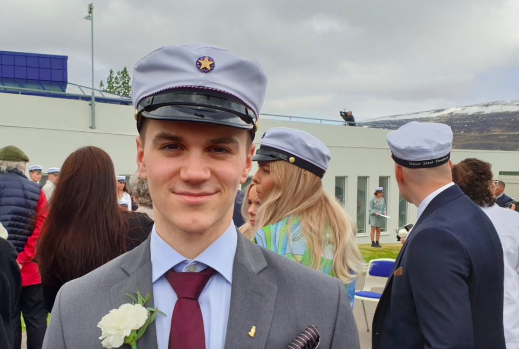 130 stúdentar brautskráðir frá MA í dag