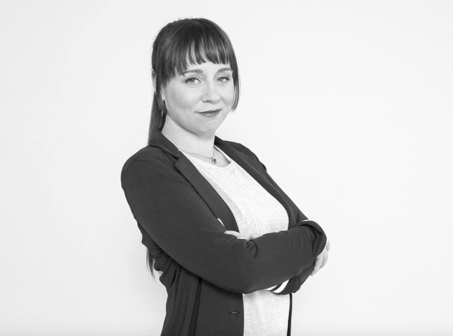 Hvort eigum við að hlægja eða gráta? Hvort eigum við að hlægja eða gráta?