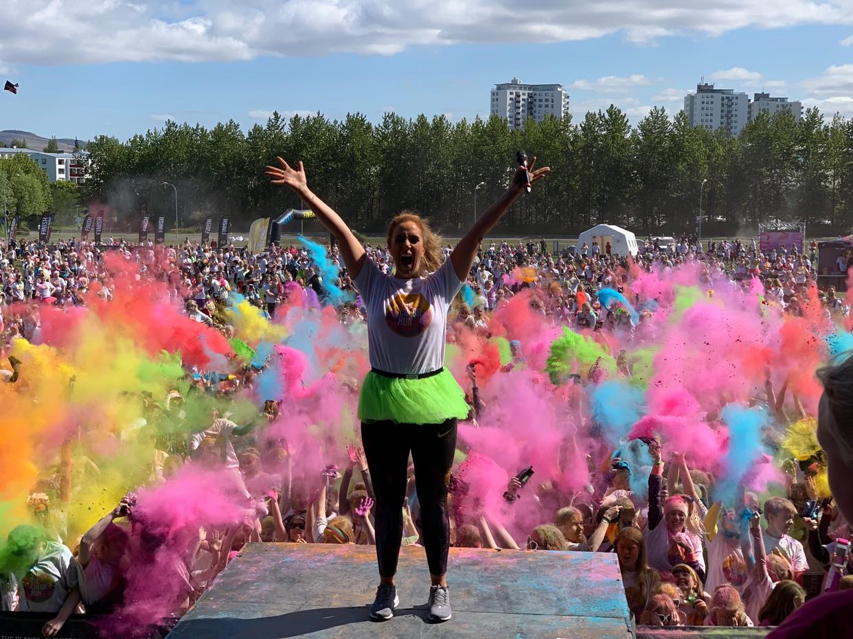 Eva Ruza og Bragi Guðmunds sjá um fjörið í Litahlaupinu á Akureyri Eva Ruza og Bragi Guðmunds sjá um fjörið í Litahlaupinu á Akureyri