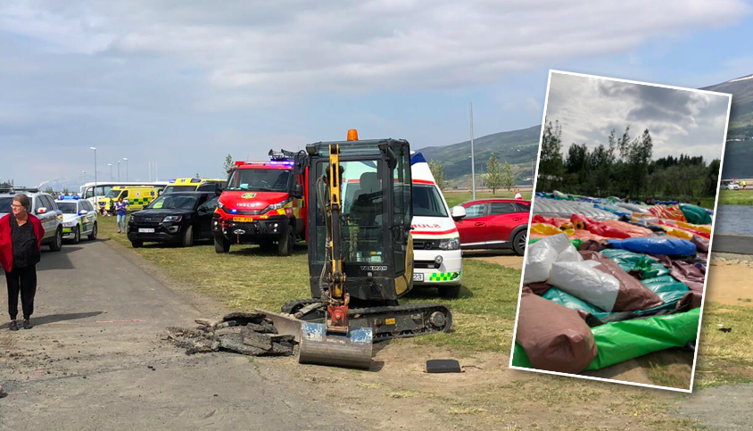 Hoppukastalinn við Skautahöllina tókst á loft á meðan að börn voru að leik Hoppukastalinn við Skautahöllina tókst á loft á meðan að börn voru að leik