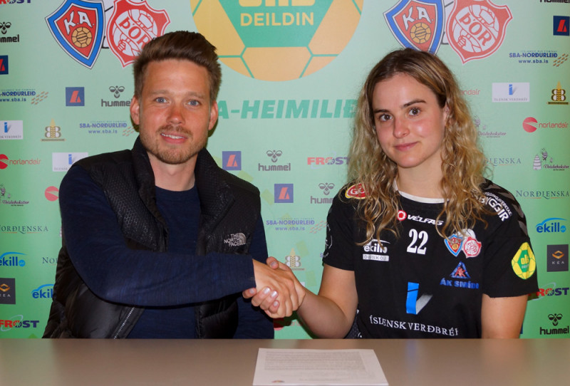 Ásdís skrifar undir tveggja ára samning hjá KA/Þór
