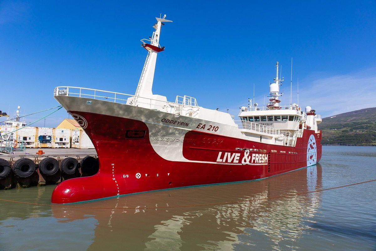 Oddeyrin EA komin til Akureyrar – Getur geymt lifandi fisk í tönkum