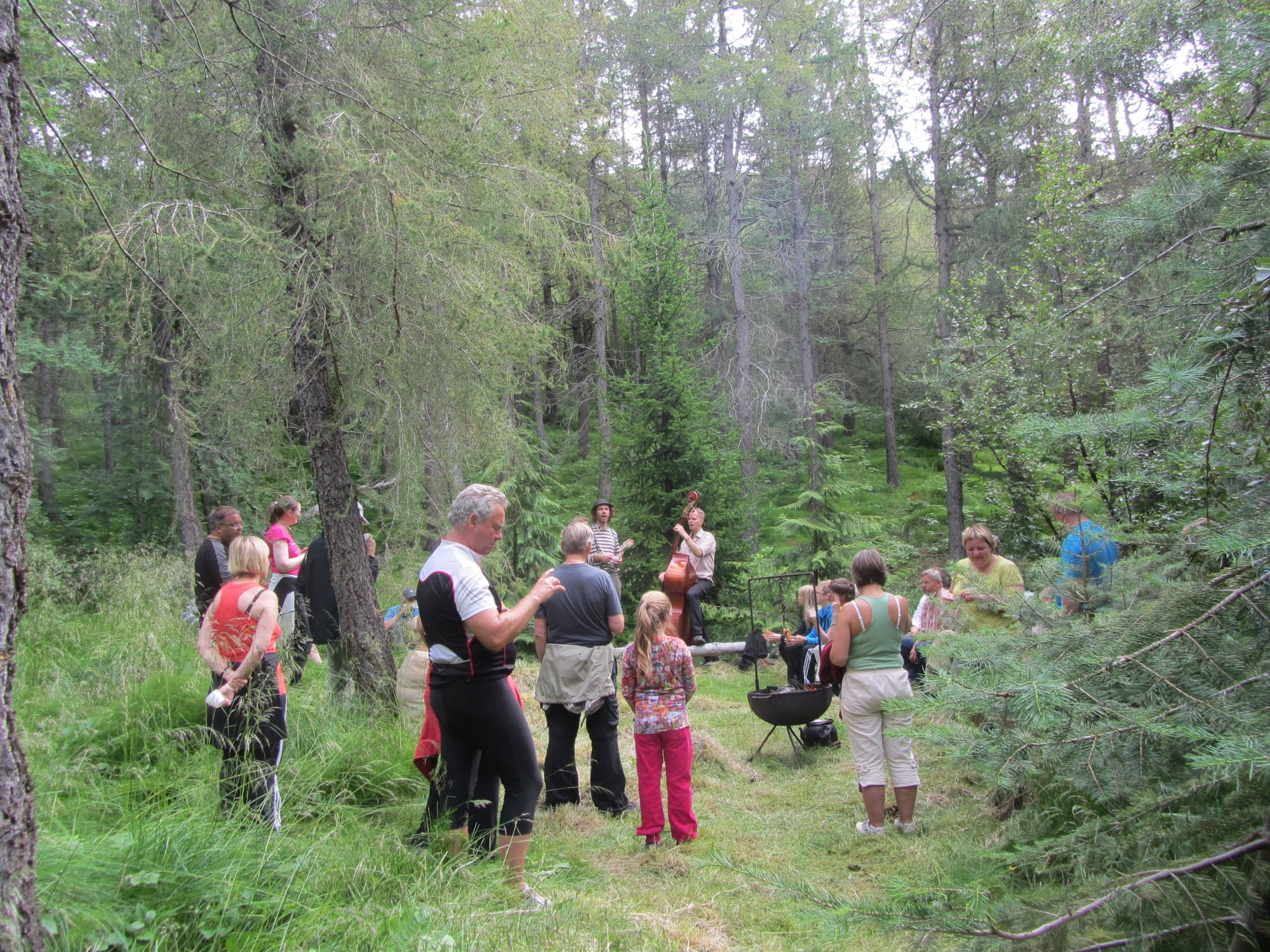 Lagning göngu, hjóla og unaðsstígs í Vaðlareit