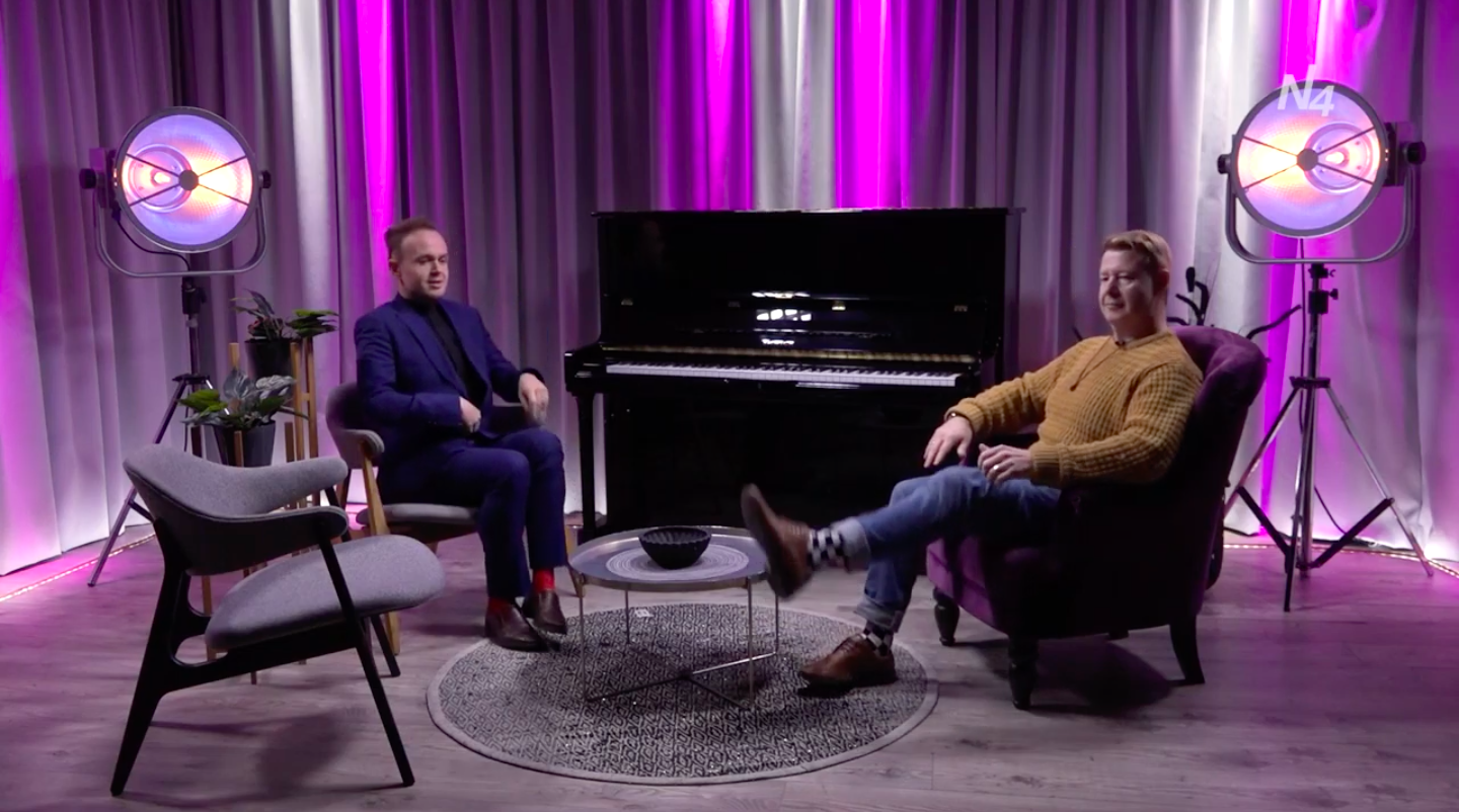 Oddur Bjarni tekur við Föstudagsþættinum af Villa Oddur Bjarni tekur við Föstudagsþættinum af Villa