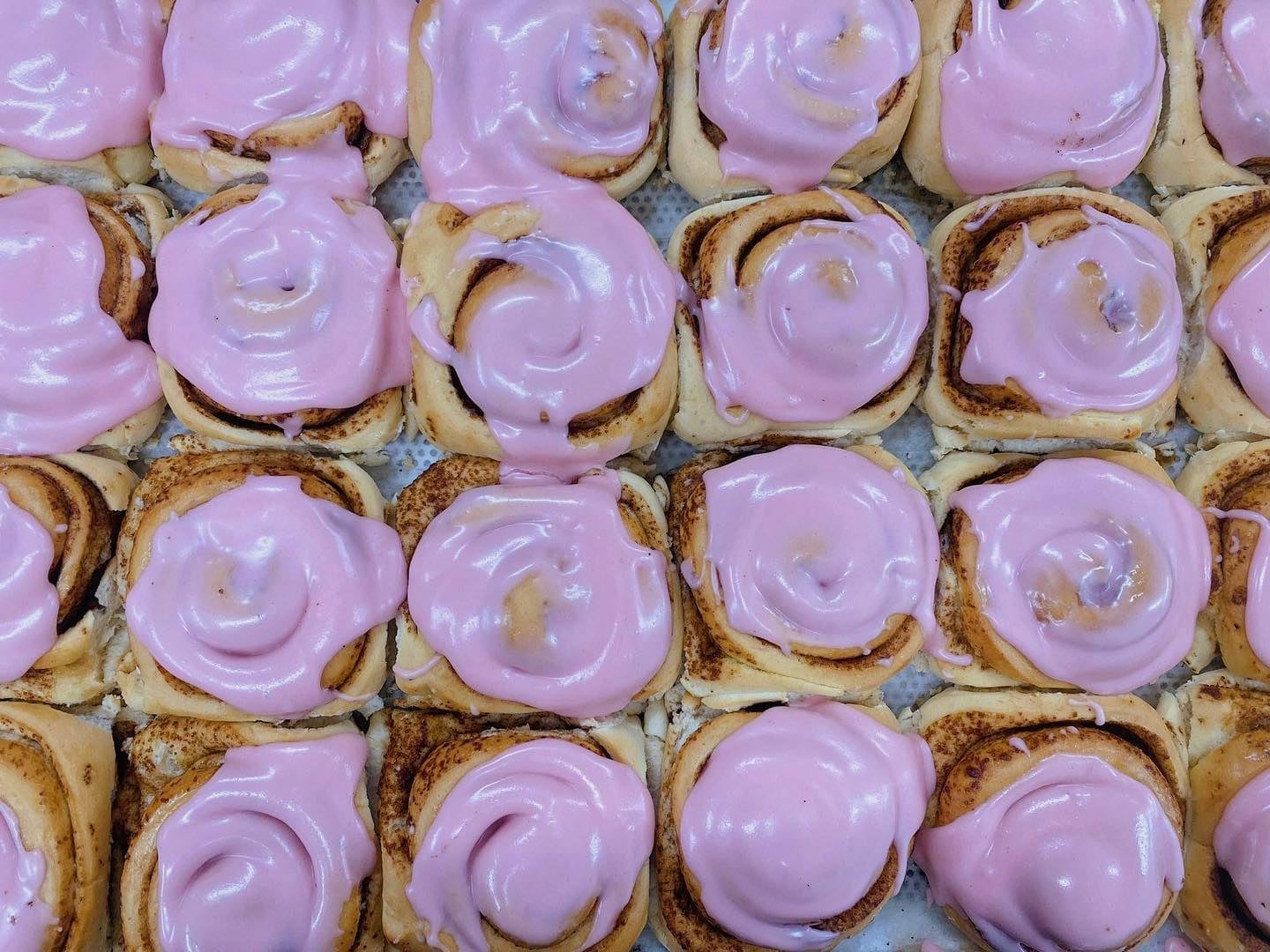 Seldu bleika snúða og styrktu Krabbameinsfélag Akureyrar