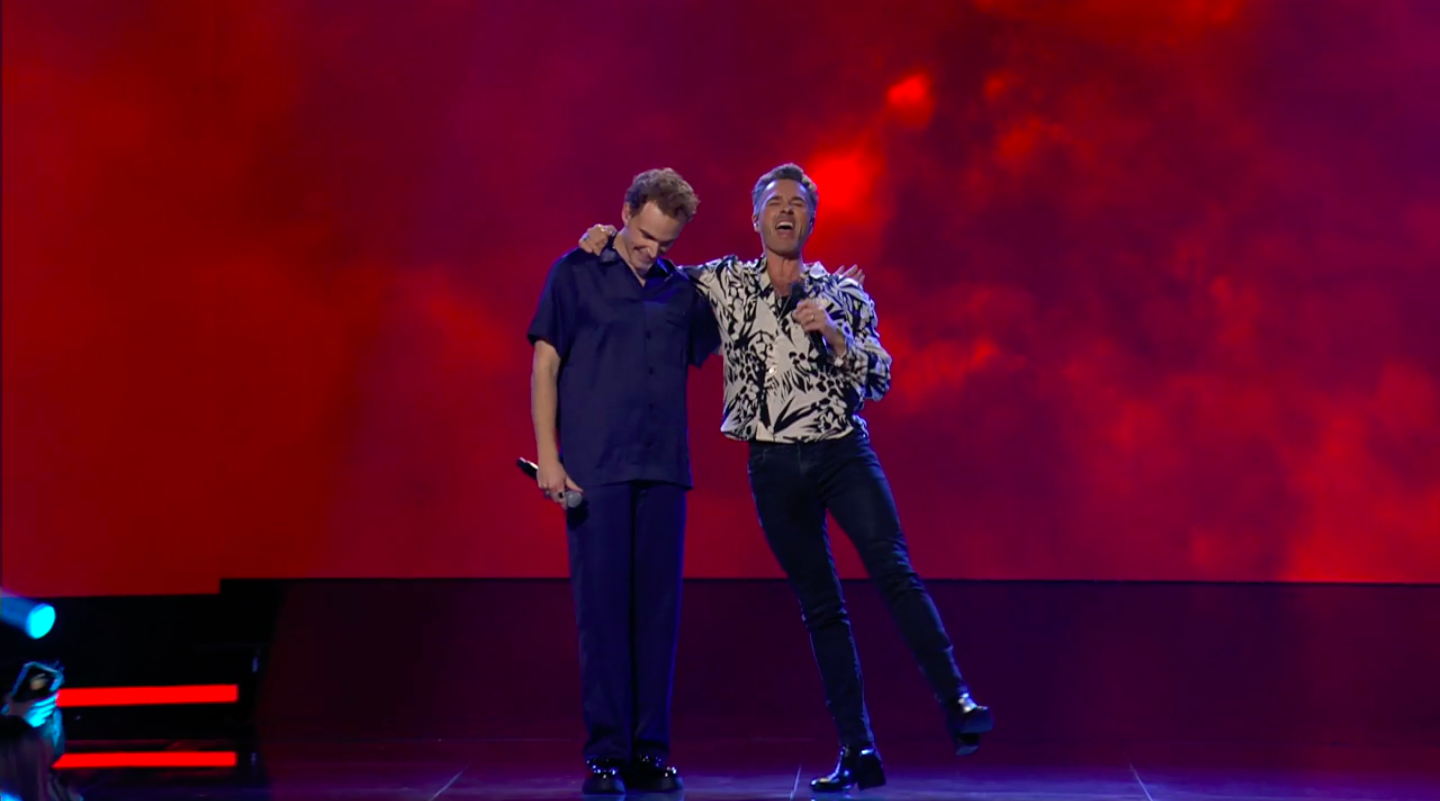 Sjáðu Birki syngja á sænsku með Peter Jöback Sjáðu Birki syngja á sænsku með Peter Jöback