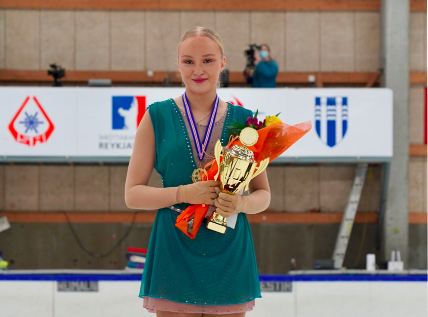 Aldís Kara valin skautakona ársins þriðja árið í röð Aldís Kara valin skautakona ársins þriðja árið í röð