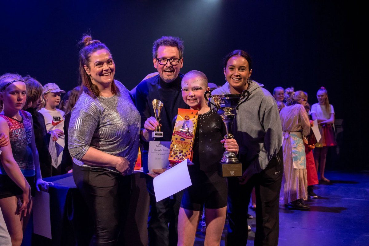 Elísabet Davíðsdóttir sigraði Hæfileikakeppni Akureyrar 2022 Elísabet Davíðsdóttir sigraði Hæfileikakeppni Akureyrar 2022