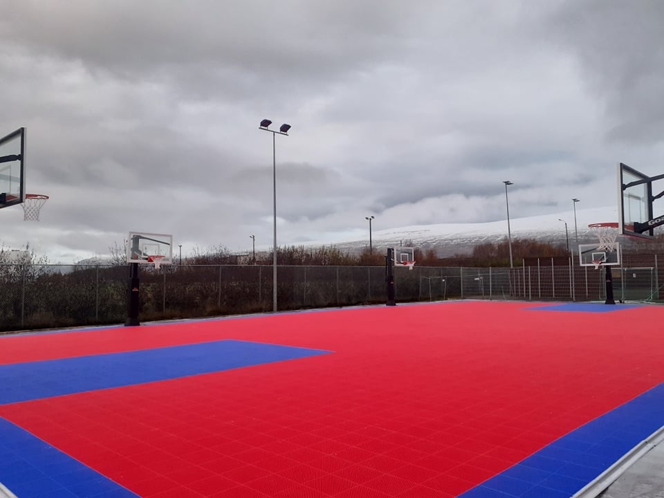 Garðurinn hans Gústa formlega vígður og afhentur Akureyrarbæ Garðurinn hans Gústa formlega vígður og afhentur Akureyrarbæ