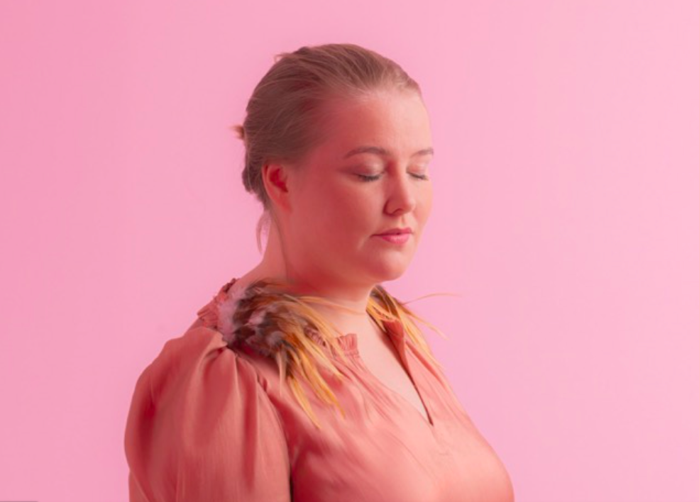 „Markmiðið mitt er að skapa tónlist sem er eins og stórt faðmlag sem kemur þegar við þurfum mest á því að halda“