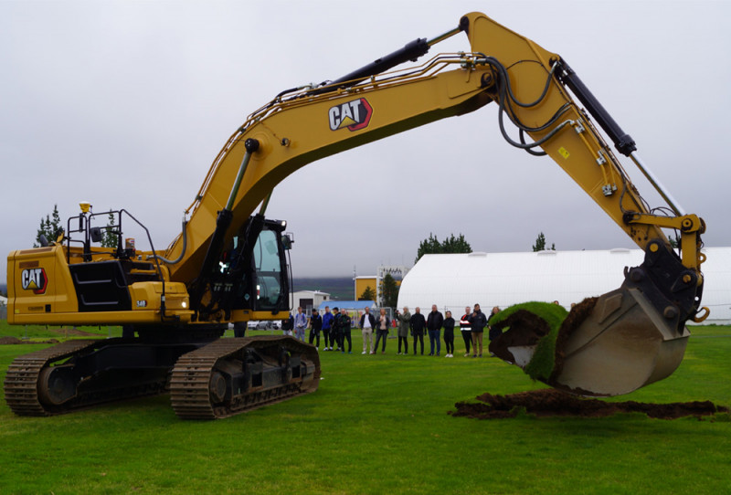 Fyrstu skóflustungurnar að nýjum keppnisvelli KA og stúku á KA-svæðinu voru teknar í dag Fyrstu skóflustungurnar að nýjum keppnisvelli KA og stúku á KA-svæðinu voru teknar í dag