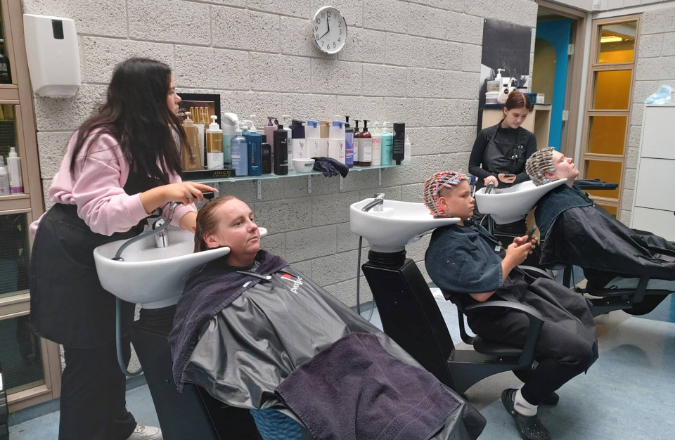 Hársnyrtideild VMA tilnefnd til Íslensku menntaverðlaunanna Hársnyrtideild VMA tilnefnd til Íslensku menntaverðlaunanna