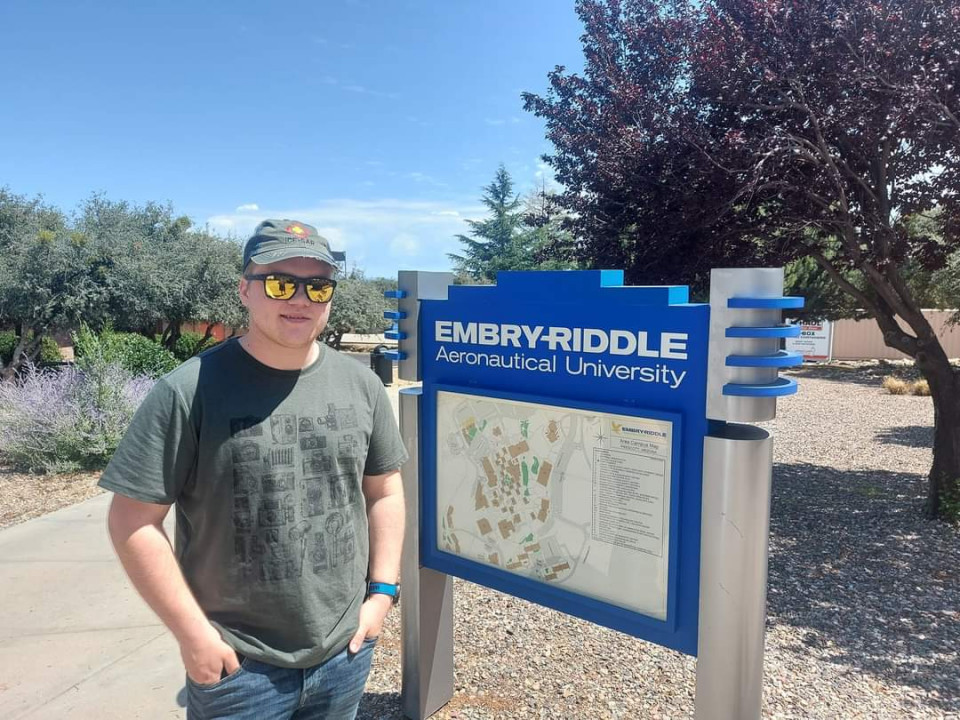 Úr rafeindavirkjun í VMA í geimverkfræði í Arizona Úr rafeindavirkjun í VMA í geimverkfræði í Arizona