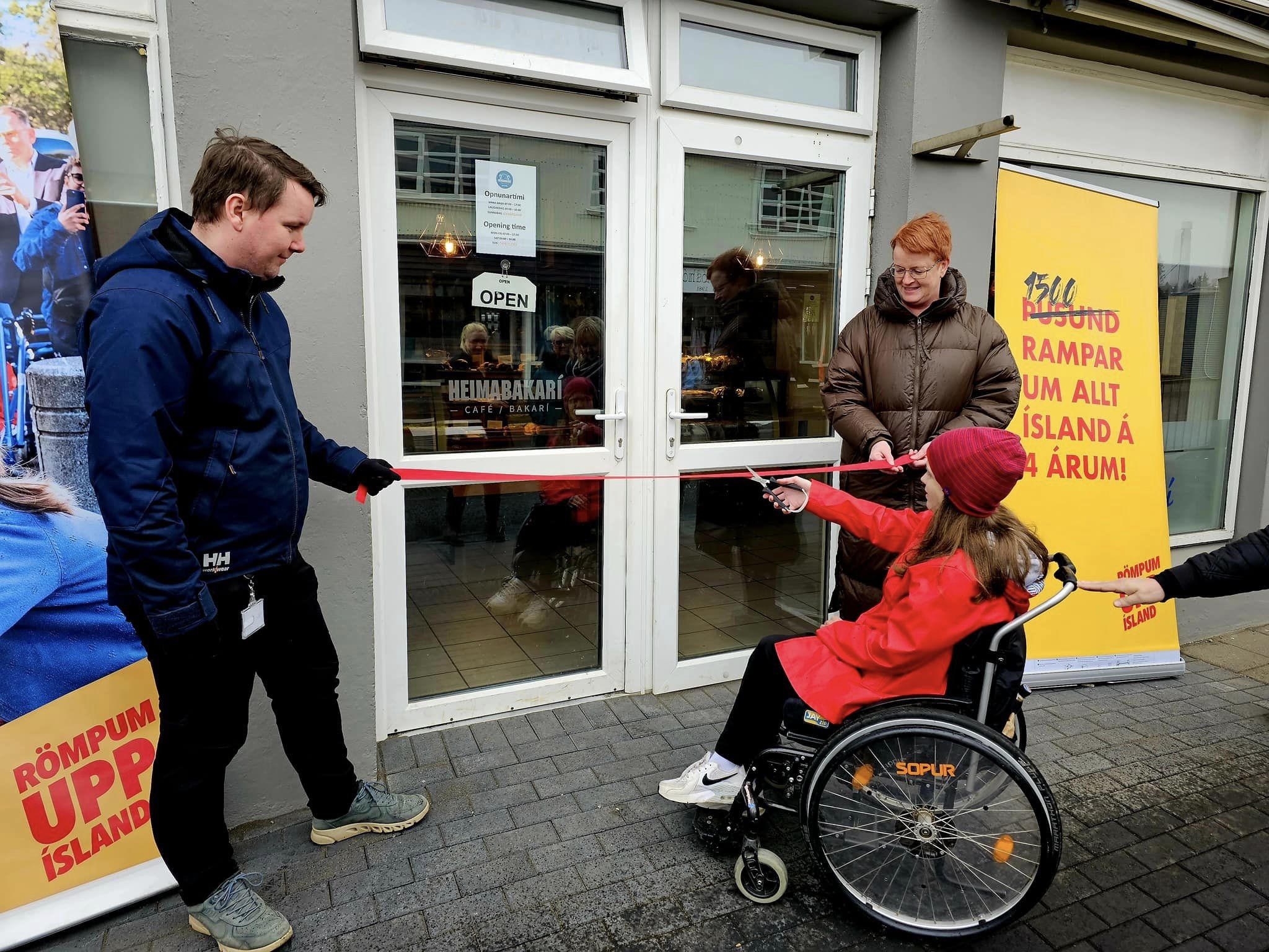 Fimm hundraðasti rampurinn vígður á Akureyri Fimm hundraðasti rampurinn vígður á Akureyri