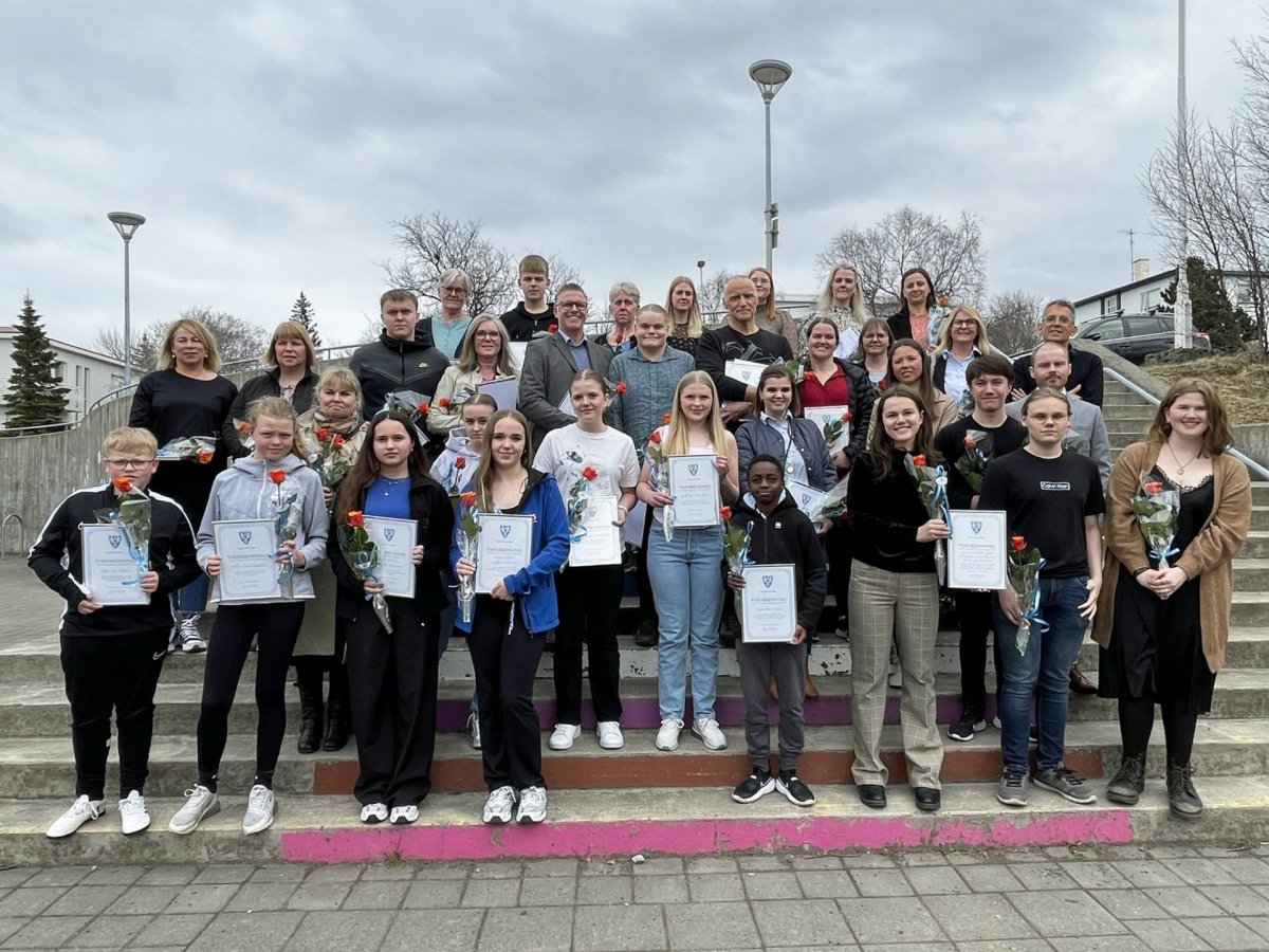 Viðurkenningar fræðslu- og lýðheilsuráðs Viðurkenningar fræðslu- og lýðheilsuráðs