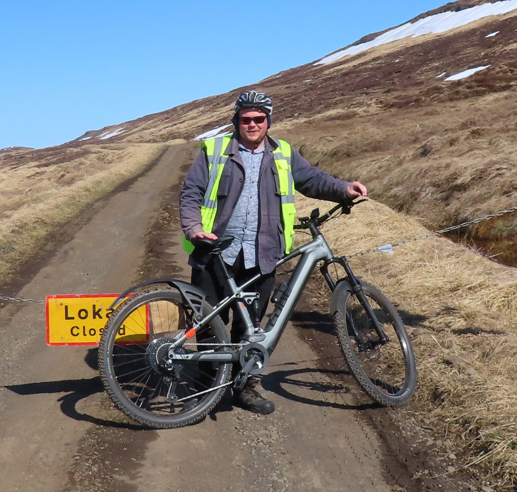 Arnór Bliki gefur út bókina Brýrnar yfir Eyjafjarðará Arnór Bliki gefur út bókina Brýrnar yfir Eyjafjarðará