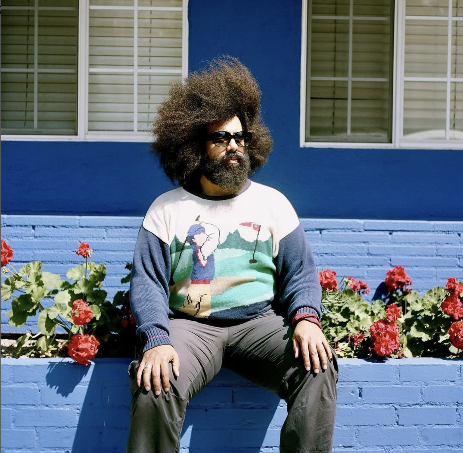 Grínistinn Reggie Watts kemur fram í Samkomuhúsinu á Sumardaginn fyrsta