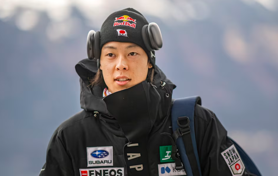 Stökk Kobayashi gildir ekki sem heimsmet Stökk Kobayashi gildir ekki sem heimsmet